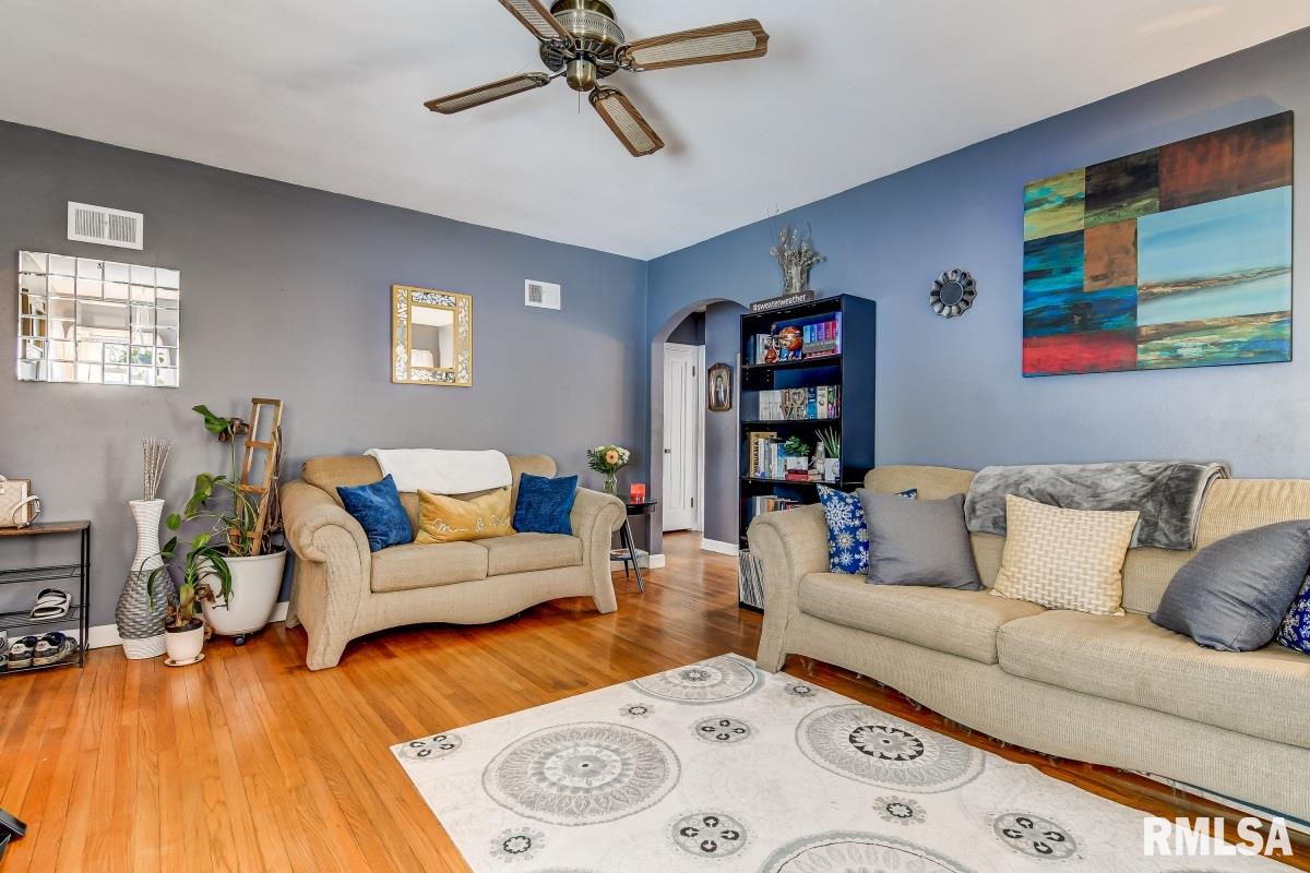 2408 South 8th Street Springfield, IL 62703 - Photo 3 of 20