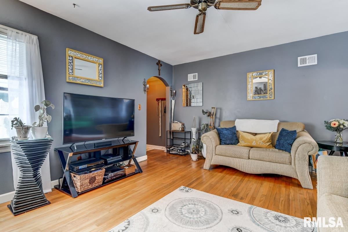 2408 South 8th Street Springfield, IL 62703 - Photo 4 of 20