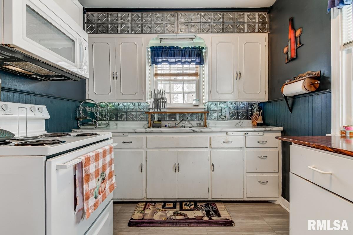 2408 South 8th Street Springfield, IL 62703 - Photo 8 of 20