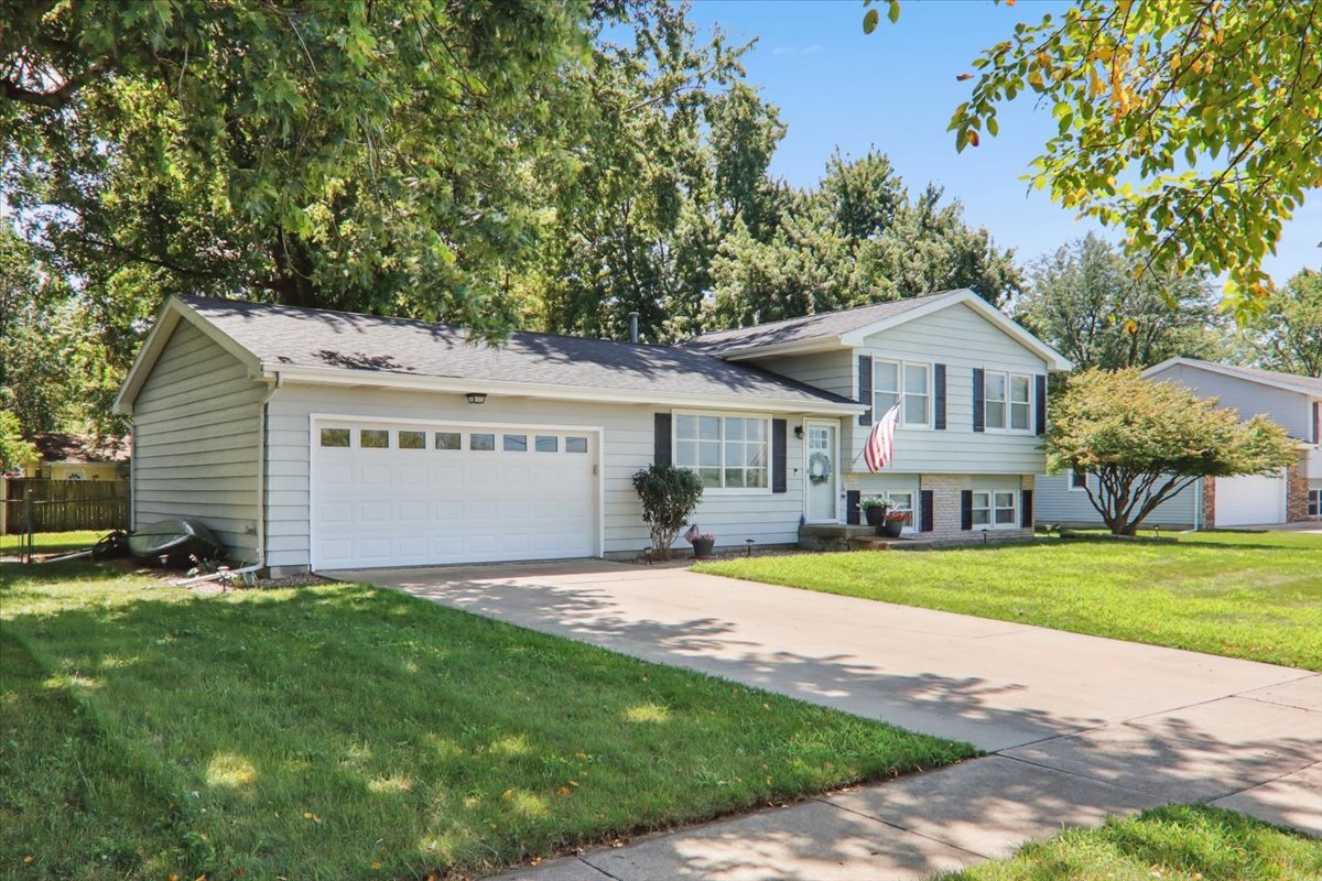 1715 Gregory Street Normal, IL 61761 - Photo 3 of 42 Gallery Image 3