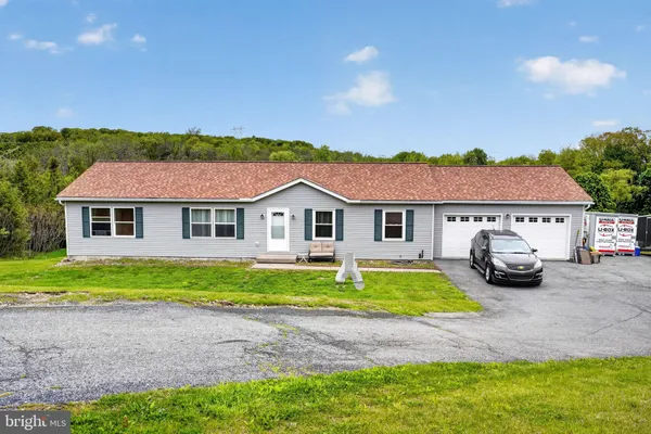 $425,000 | 544 Bauer Road, Bath, PA 18014