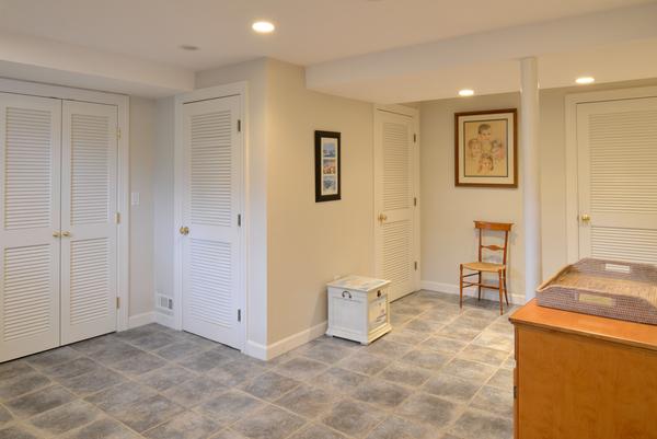 11 Cornell Road Marblehead, MA 01945 - Photo 26 of 28 a view of a hallway with workspace