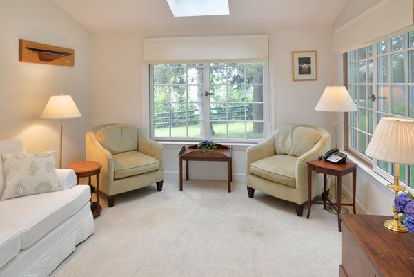11 Cornell Road Marblehead, MA 01945 - Photo 10 of 28 a living room with furniture and a lamp