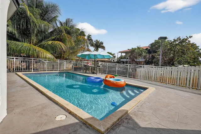 $6,000 | 4540 Southwest 28th Terrace, Dania Beach, FL 33312