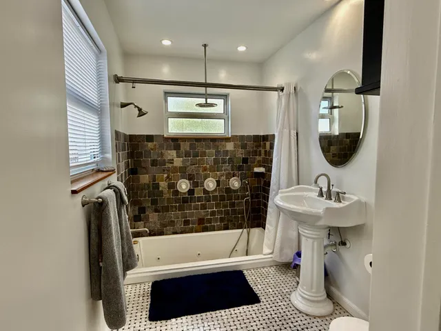 $6,000 | 4540 Southwest 28th Terrace, Dania Beach, FL 33312