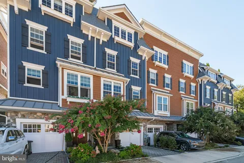 $1,150,000 | 4732 Cross Street, Philadelphia, PA 19128