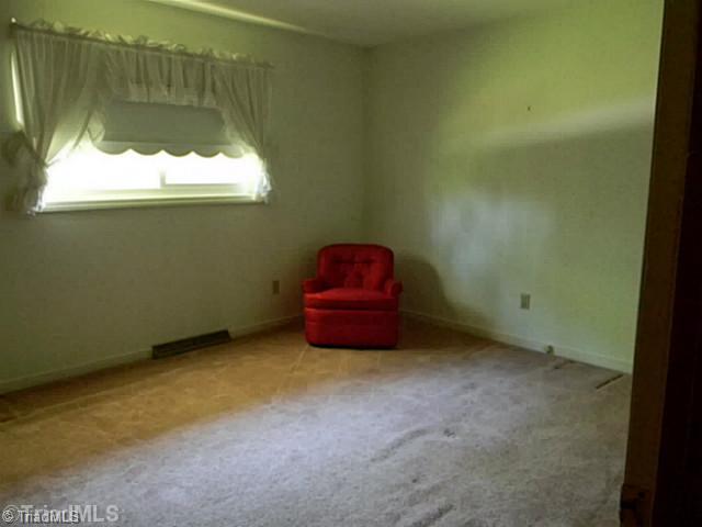 88 Biesecker Road Lexington, NC 27295 - Photo 12 of 14 2nd Bedroom. with extra large deep closet
