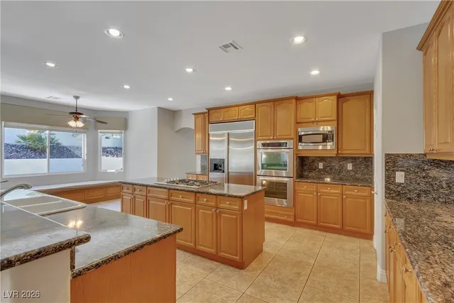 $4,000 | 63 Cascade Lake Street, Las Vegas, NV 89148