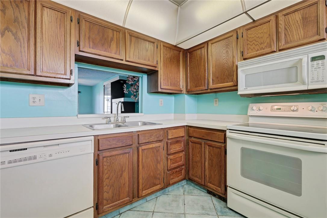 1075 Riverside Drive, Unit 405 Coral Springs, FL 33071 - Photo 19 of 22 Photo 19