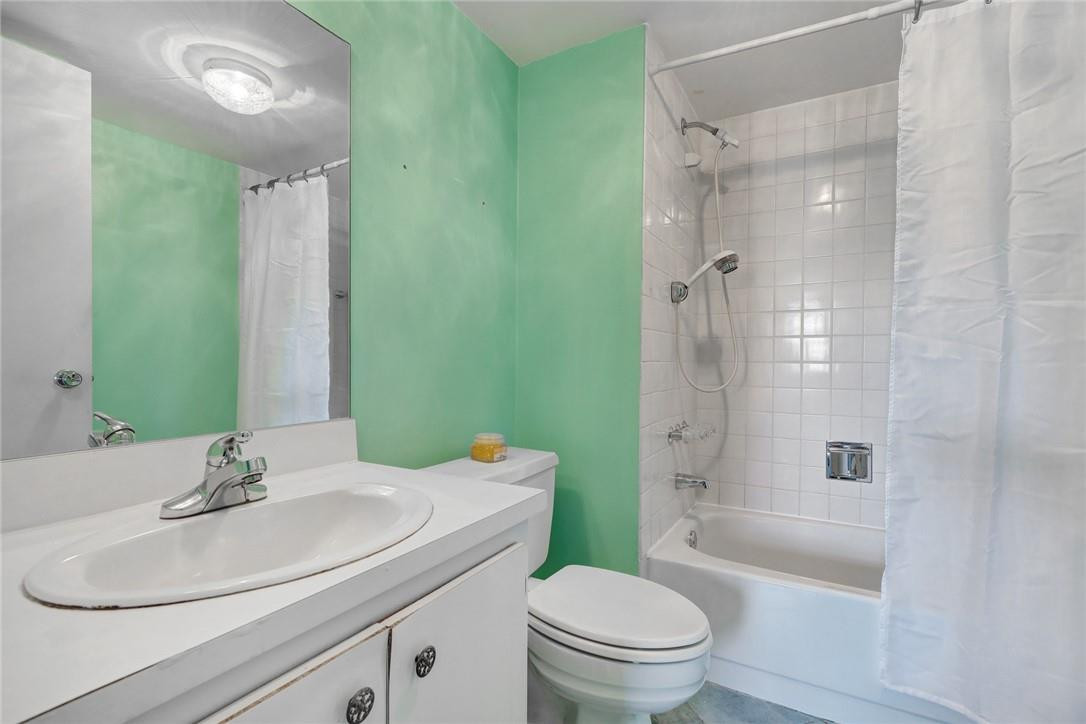 1075 Riverside Drive, Unit 405 Coral Springs, FL 33071 - Photo 20 of 22 Master Bath