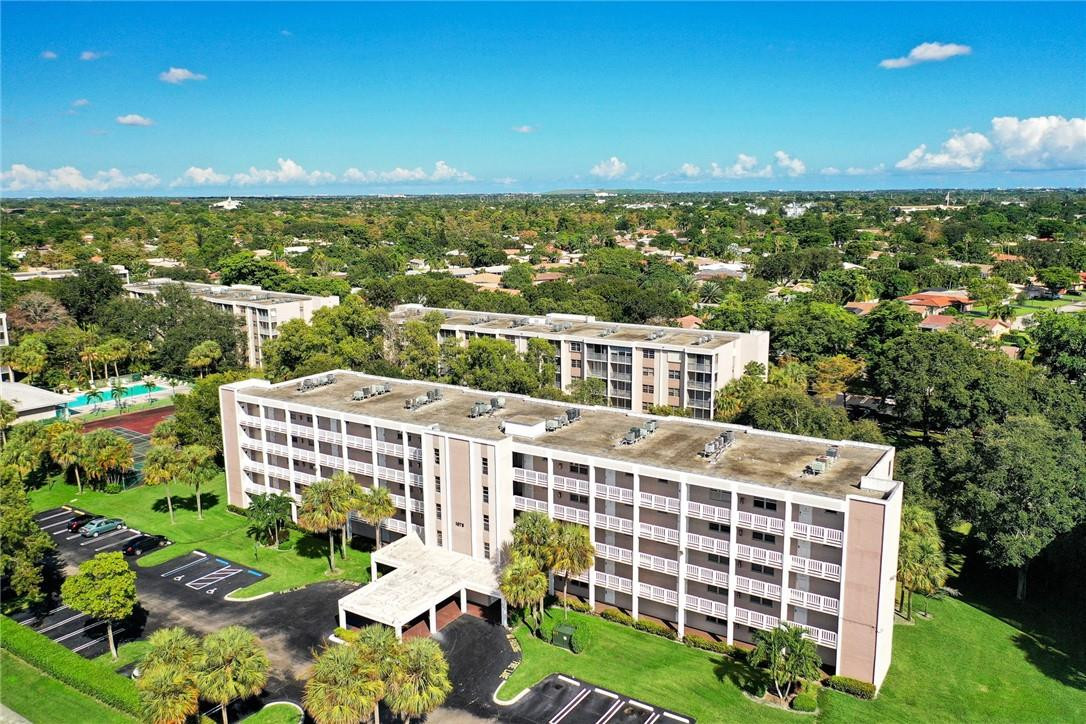 1075 Riverside Drive, Unit 405 Coral Springs, FL 33071 - Photo 2 of 22 Photo 2