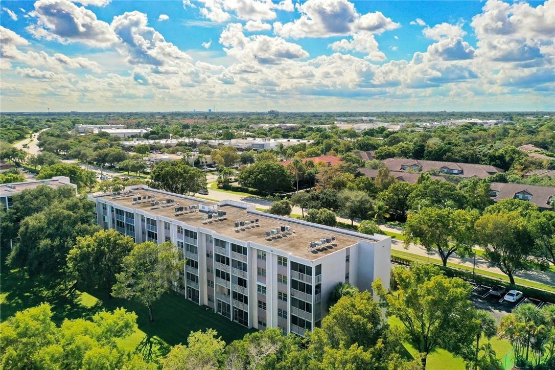 1075 Riverside Drive, Unit 405 Coral Springs, FL 33071 - Photo 6 of 22 Photo 6