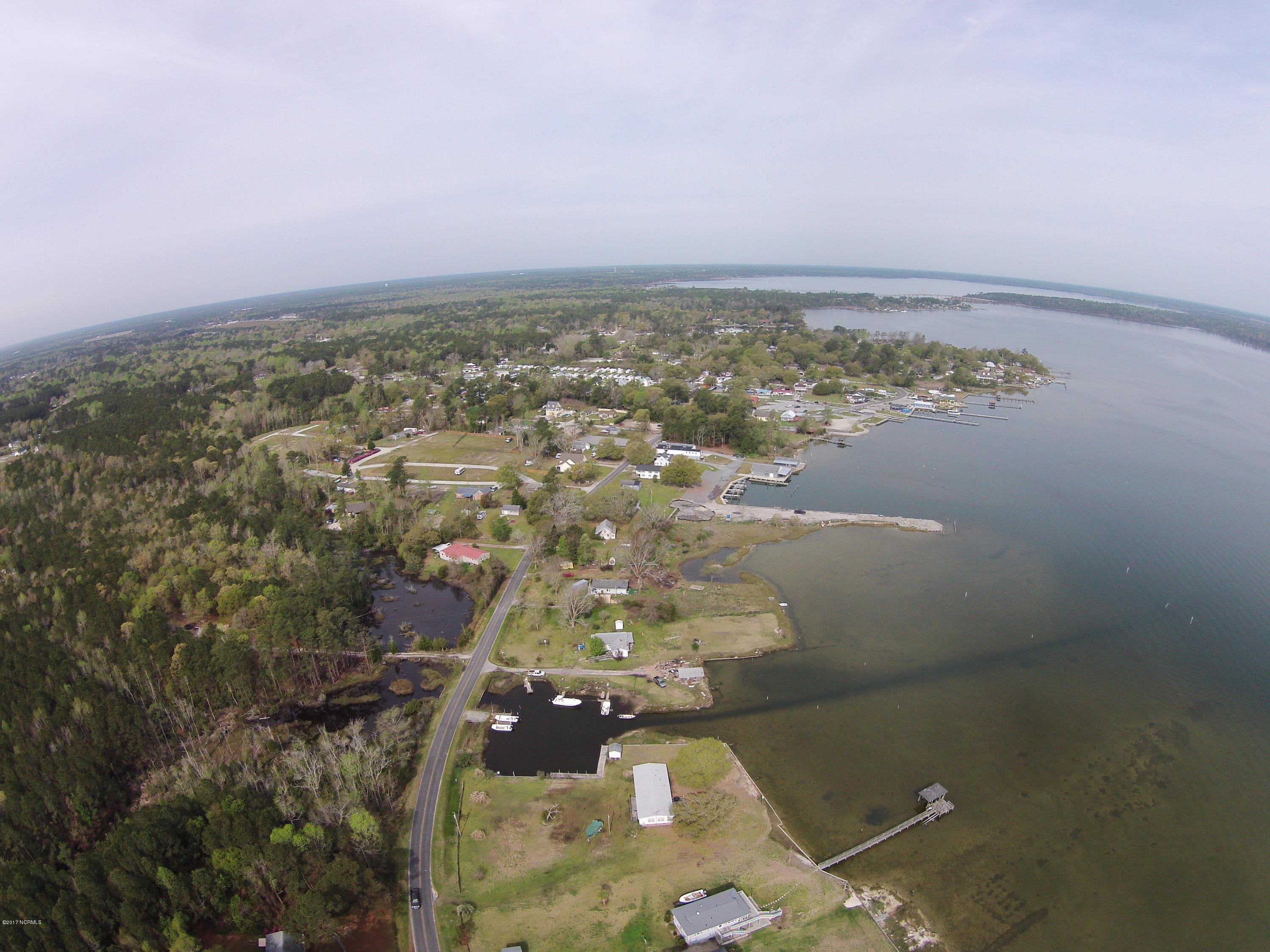 185 Hall Point Road Sneads Ferry, NC 28460 - Photo 5 of 17 185 Hall Point