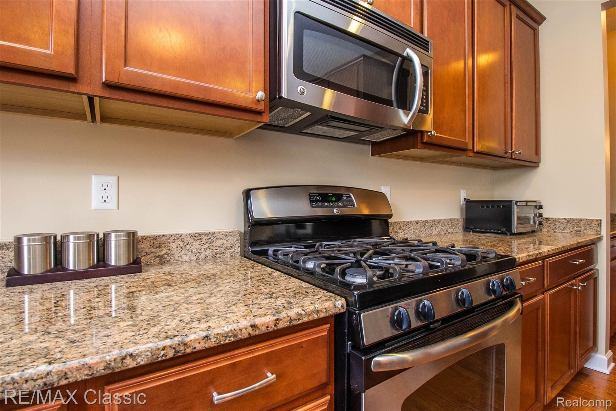27135 Victoria Road Novi, MI 48374 - Photo 19 of 54 Kitchen view #5