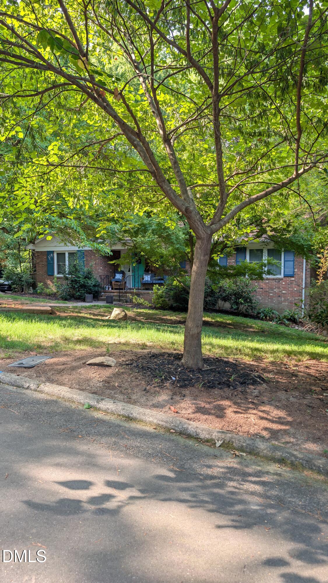 105 Lexington Road Chapel Hill, NC 27516 - Photo 4 of 13 PXL_20260704_133250003