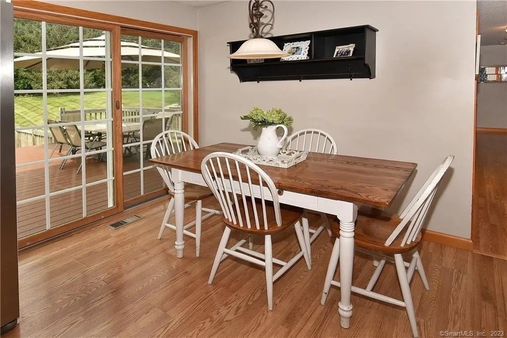 281 Abbe Road Enfield, CT 06082 - Photo 6 of 33 Gallery Image 6