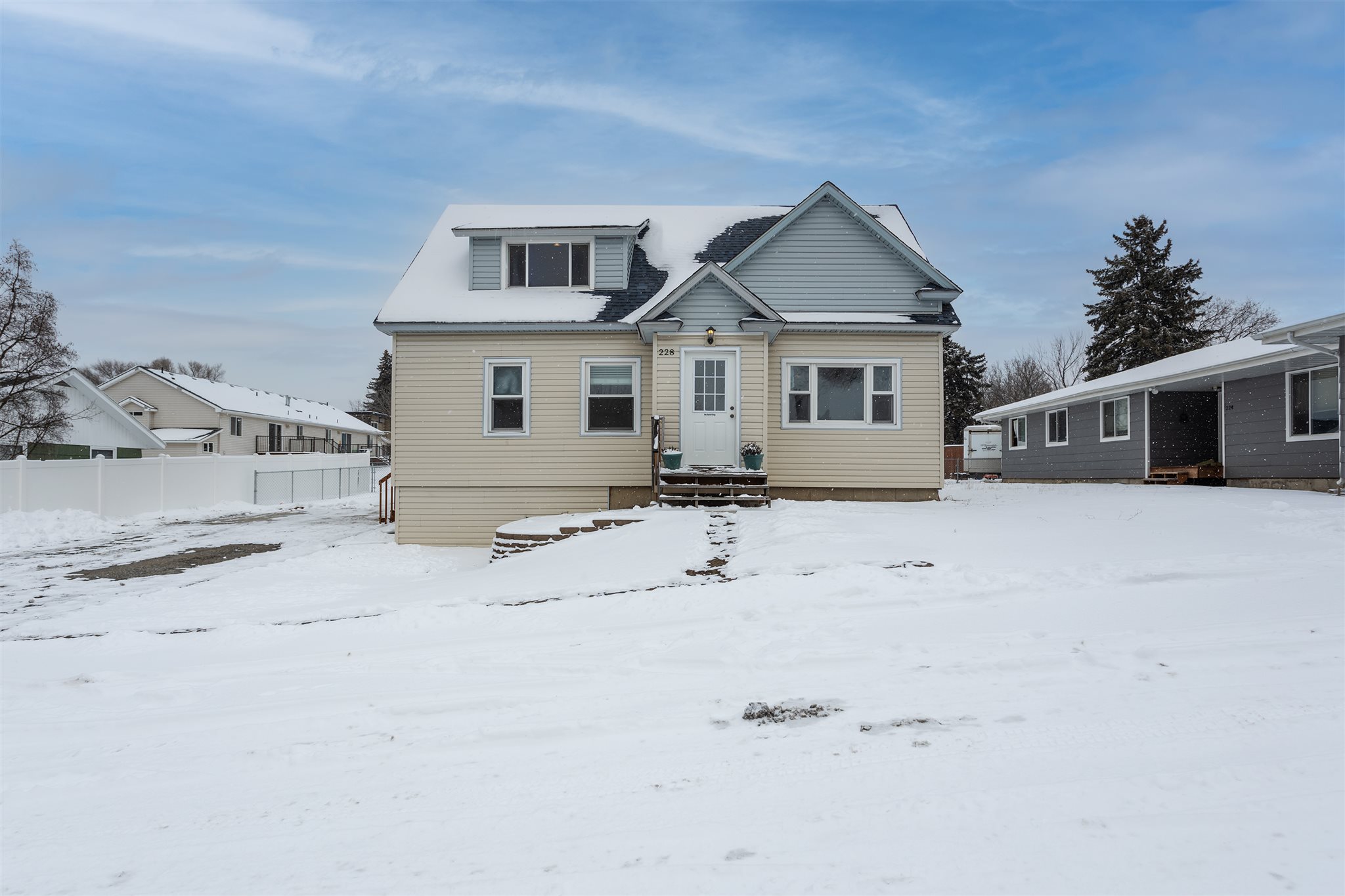 228 North Bannen Road Spokane Valley, WA 99216 - Photo 1 of 30