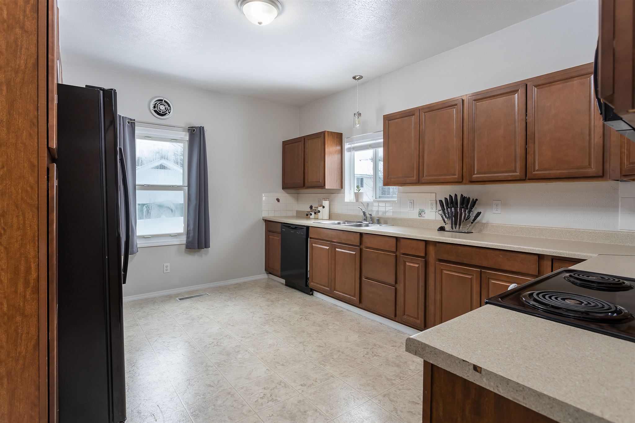 228 North Bannen Road Spokane Valley, WA 99216 - Photo 7 of 30