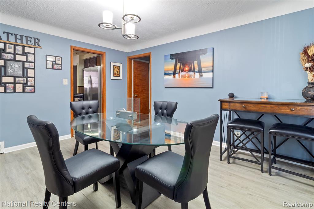 18027 Strathmoor Street Detroit, MI 48235 - Photo 10 of 41 Gallery Image 10