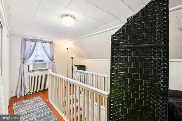 a bed room with a bed