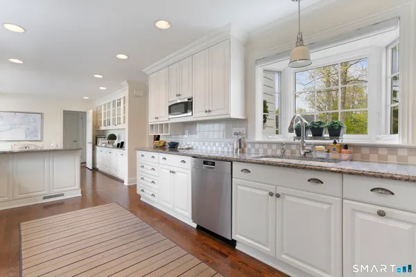 $5,795,000 | 25 Lakewood Circle North, Greenwich, CT 06830