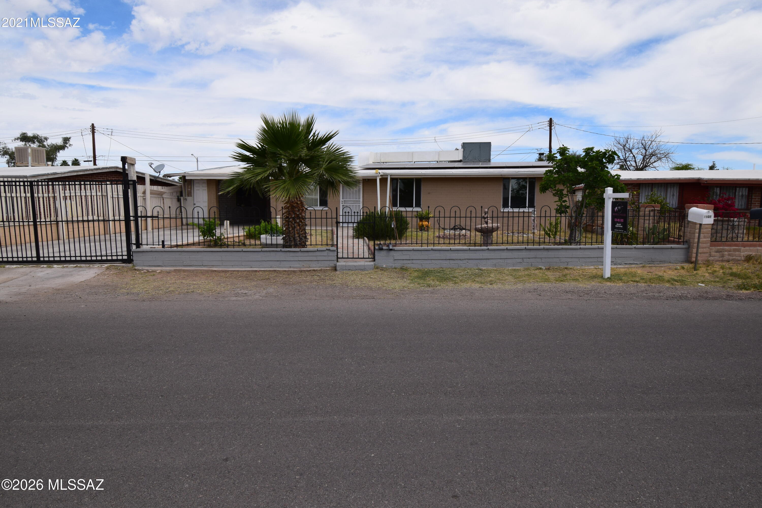 1908 West Root Lane Tucson, AZ 85705 - Photo 1 of 29 Gallery Image 1