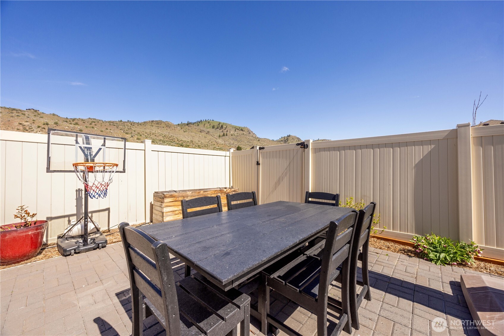 452 Spring View Place Chelan, WA 98816 - Photo 10 of 38 Gallery Image 10