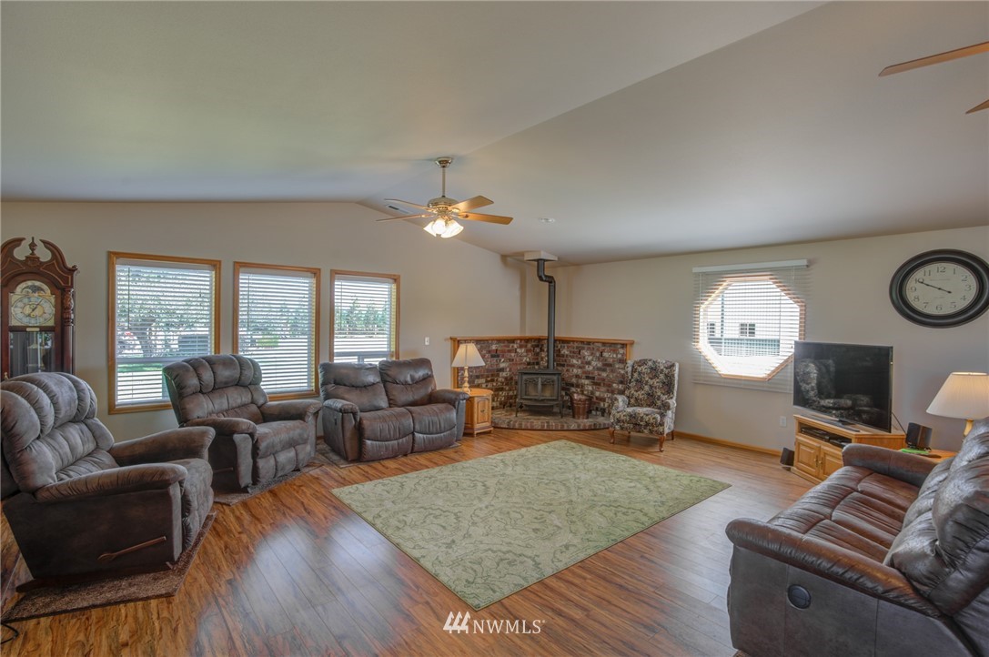 4420 Reese Hill Road Sumas, WA 98295 - Photo 10 of 25