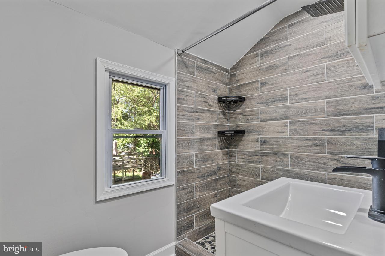6008 Addison Road Capitol Heights, MD 20743 - Photo 8 of 32 Gallery Image 8
