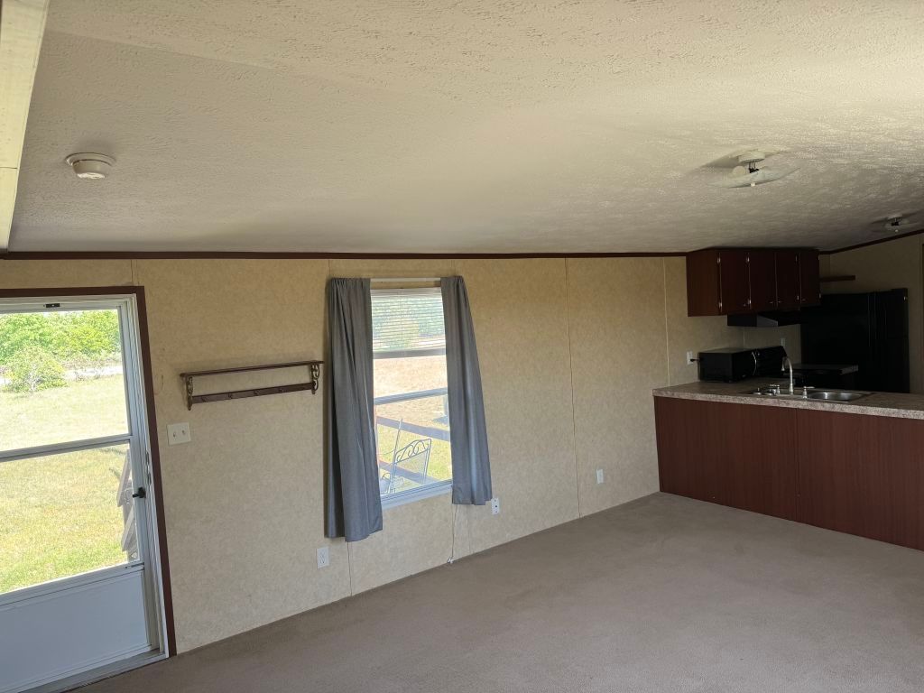 538 Cottle Town Road Smithville, TX 78957 - Photo 10 of 38