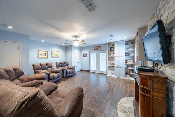$349,000 | 287 Hollybrook Drive, Kilgore, TX 75662
