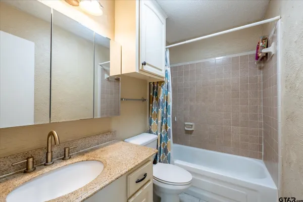 $349,000 | 287 Hollybrook Drive, Kilgore, TX 75662