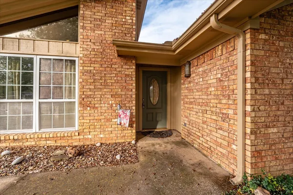 $349,000 | 287 Hollybrook Drive, Kilgore, TX 75662