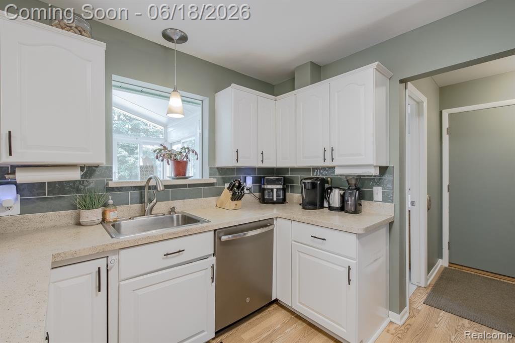 880 Joslyn Road Lake Orion, MI 48362 - Photo 11 of 45