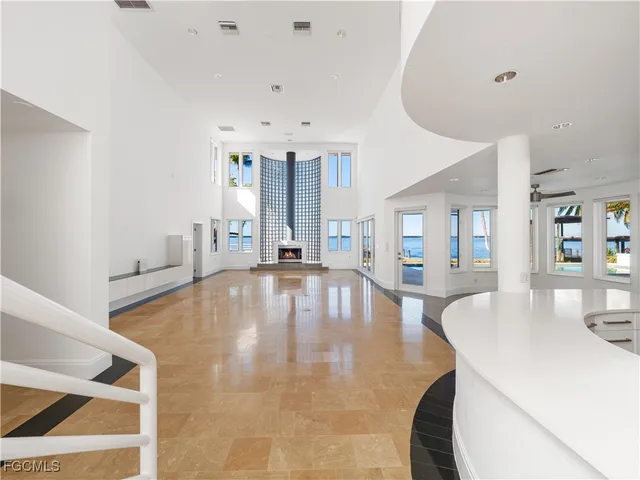 $4,750,000 | 3402 West Riverside Drive, Fort Myers, FL 33901