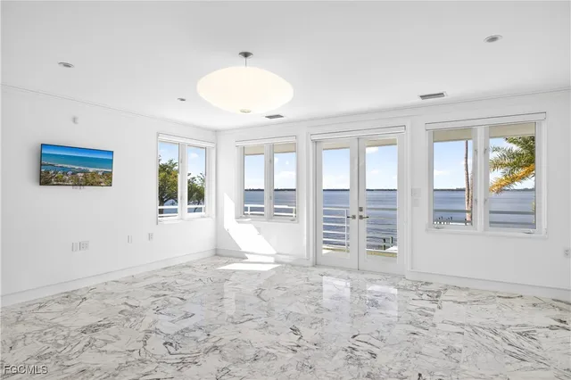 $4,750,000 | 3402 West Riverside Drive, Fort Myers, FL 33901