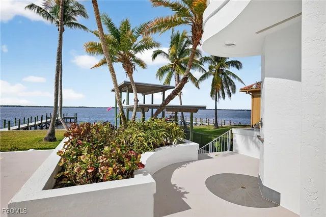 $4,750,000 | 3402 West Riverside Drive, Fort Myers, FL 33901