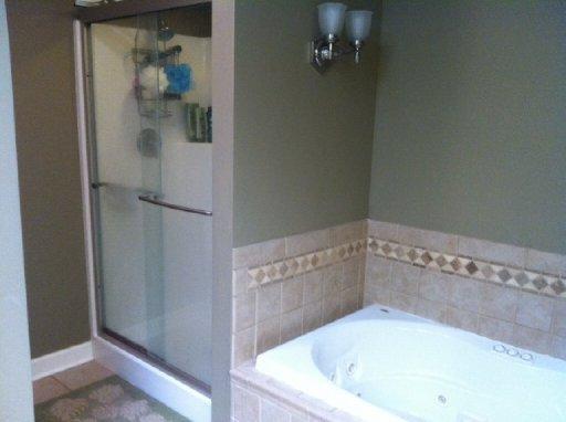 140 Rose Road Kingston, TN 37763 - Photo 10 of 12 140 rose master bath