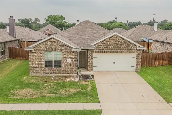 $299,500 | 1432 Eagle Nest Drive, Pelican Bay, TX 76020