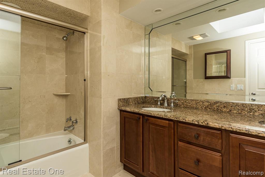 2083 Bonnie Brae Street Rochester Hills, MI 48309 - Photo 14 of 26