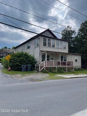 $1,975 | 42 Mechanic Street, Hoosick Falls, NY 12090