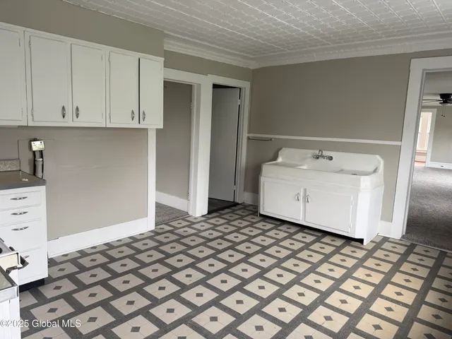 $2,250 | 42 Mechanic Street, Hoosick Falls, NY 12090