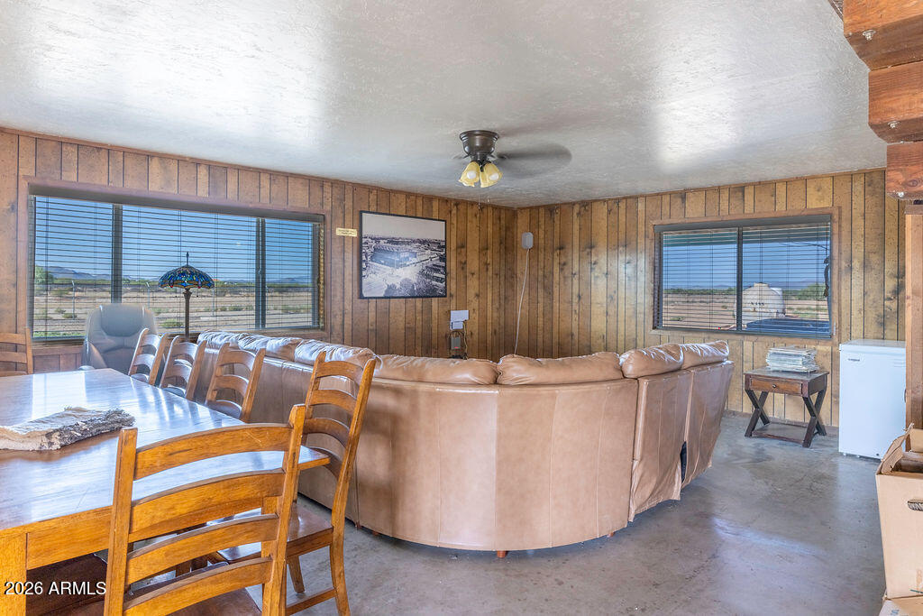 73345 Urea Ranch Road Wenden, AZ 85357 - Photo 16 of 43 Great room Dining