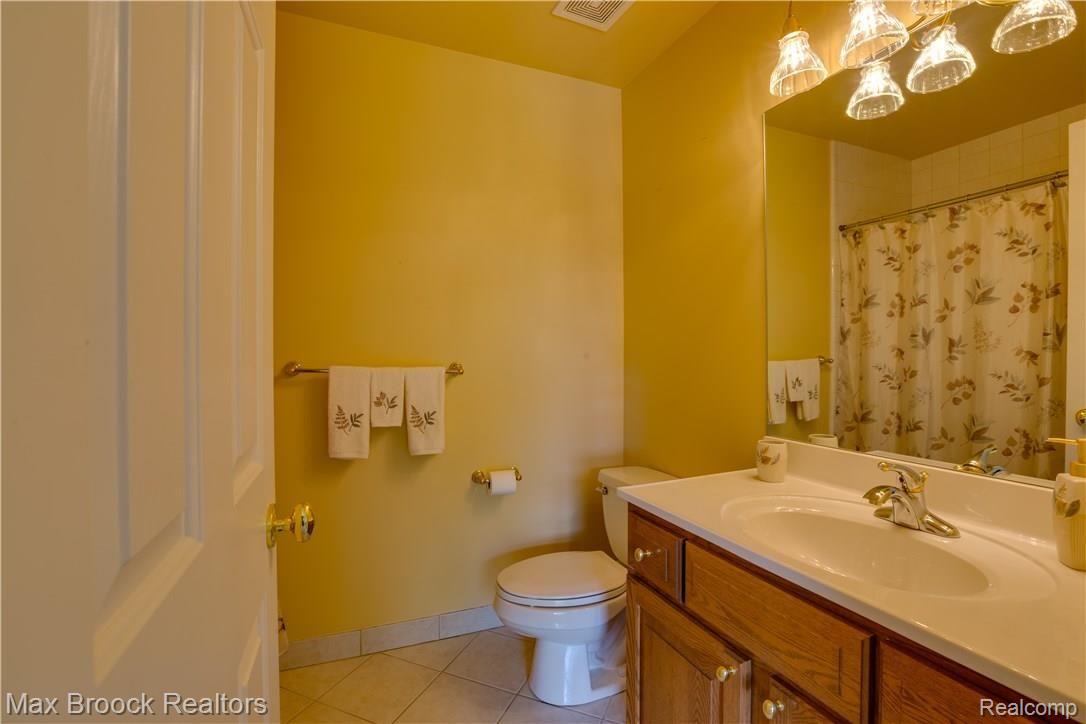 797 Crestwood Lane Rochester, MI 48309 - Photo 47 of 63 M10A2056_797 Crestwood Ln_.jpg