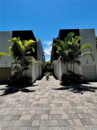 $6,000 | 2740 Southwest 29th Avenue, Unit 2740, Miami, FL 33133