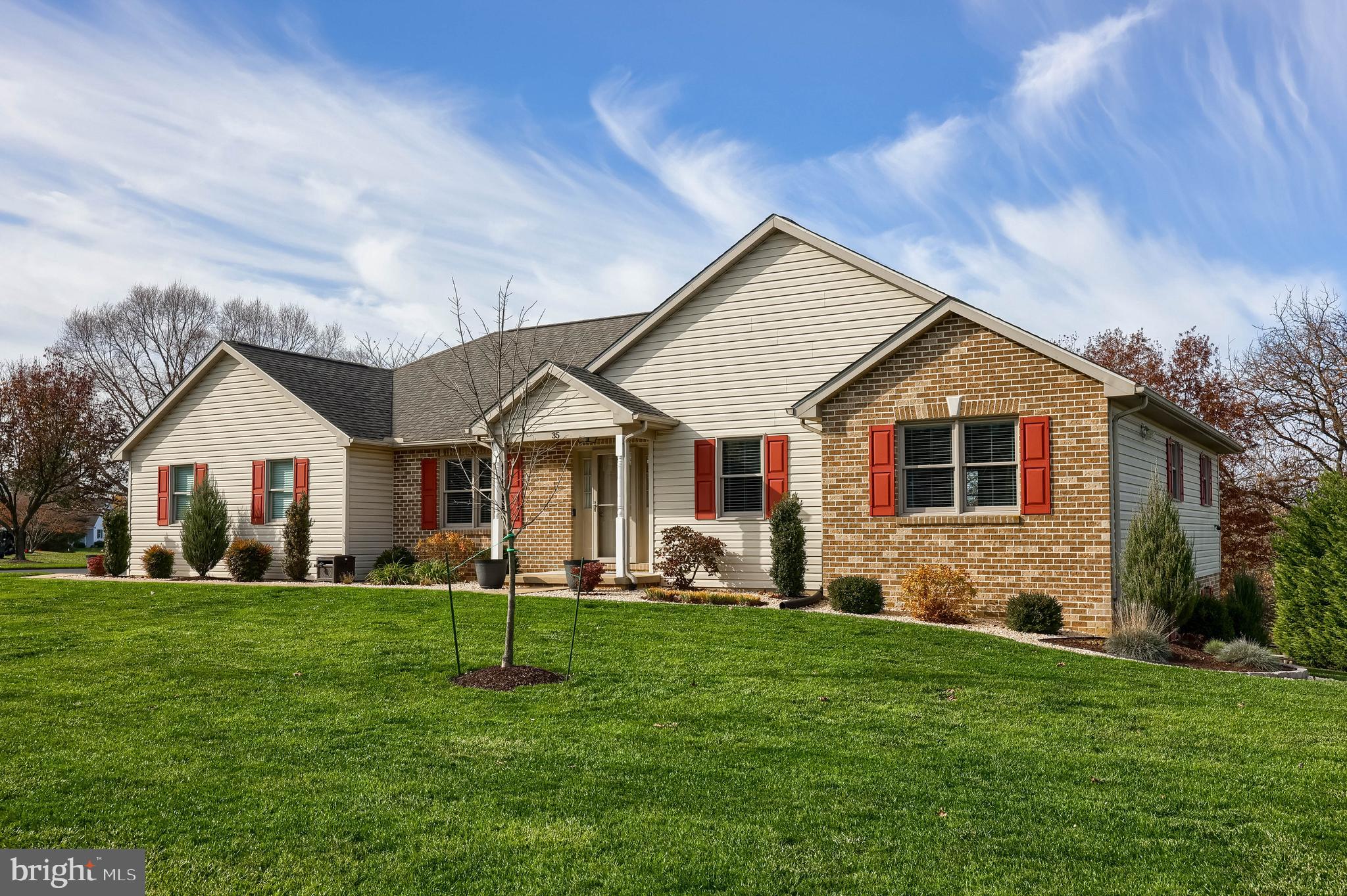 35 Field Lane Lititz, PA 17543 - Photo 2 of 13