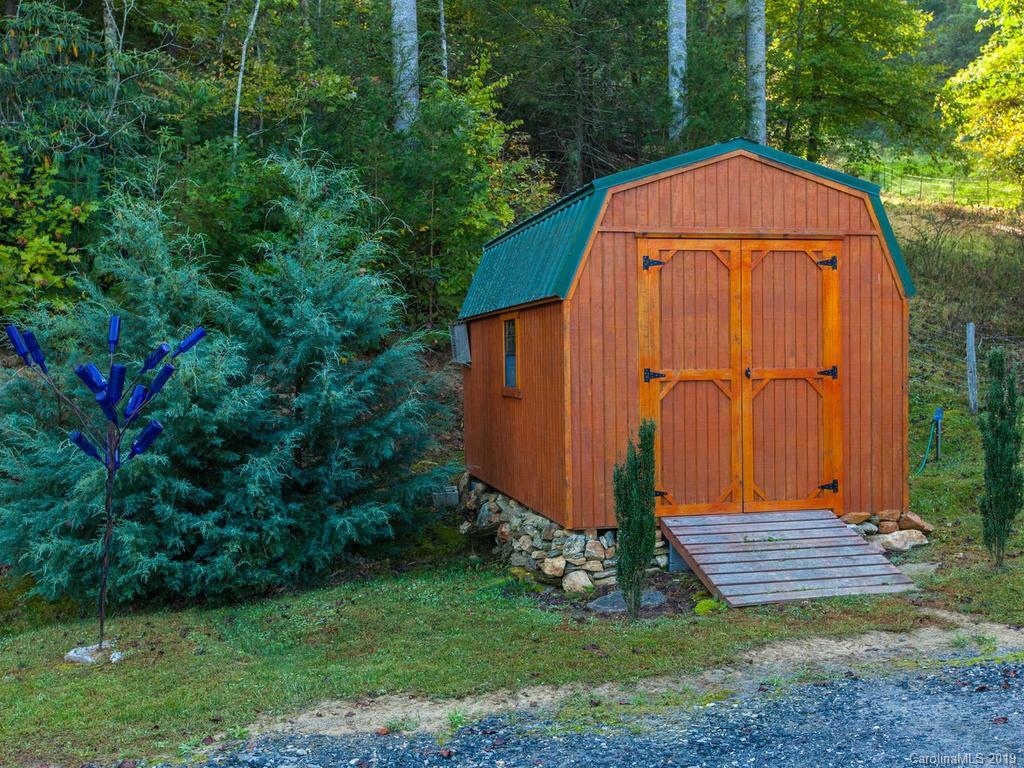 1002 Clarks Branch Road Leicester, NC 28748 - Photo 29 of 33 Gallery Image 29