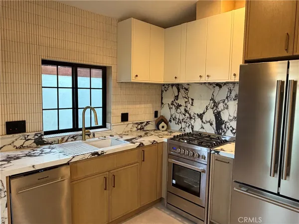 $2,700 | 6632 Fulton Avenue, Valley Glen, CA 91401