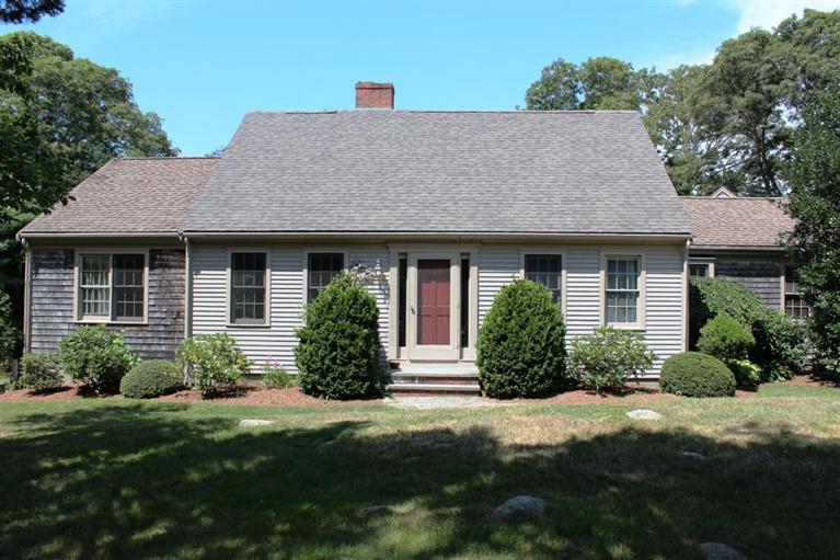 73 Saconesset Road Falmouth, MA 02540 - Photo 1 of 20 Primary Photo