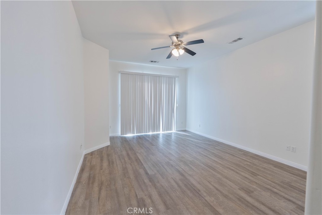 207 Riesling Vines Street Bakersfield, CA 93314 - Photo 12 of 32